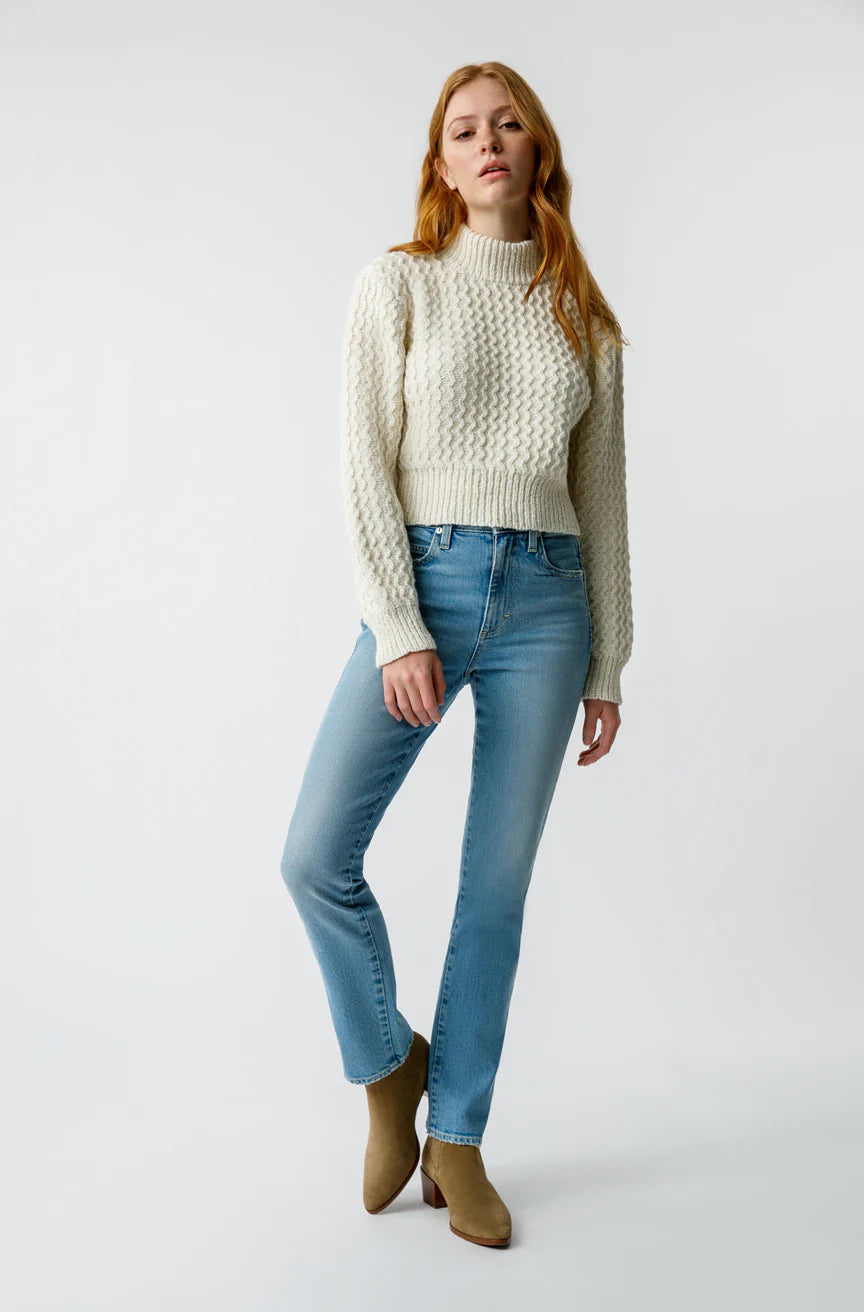 Effortlessly chic outfits for the modern woman   AMO Chloe Long Length