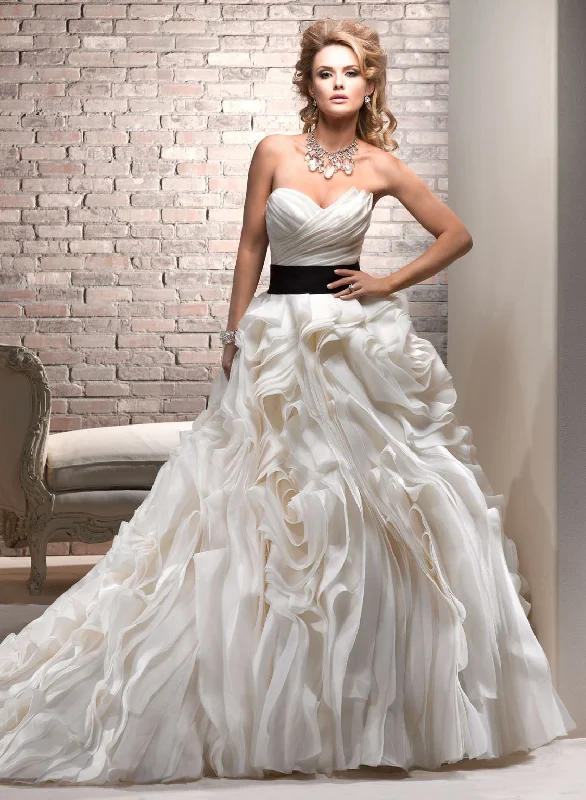 A perfect wardrobe for fashionable women   Maggie Sottero Juliette