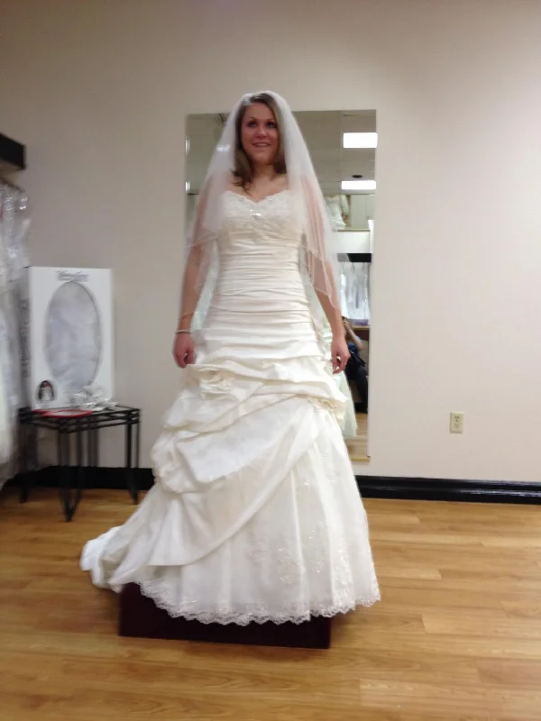 Women’s fashion that reflects your personality   Other Bridal Elegance #4051